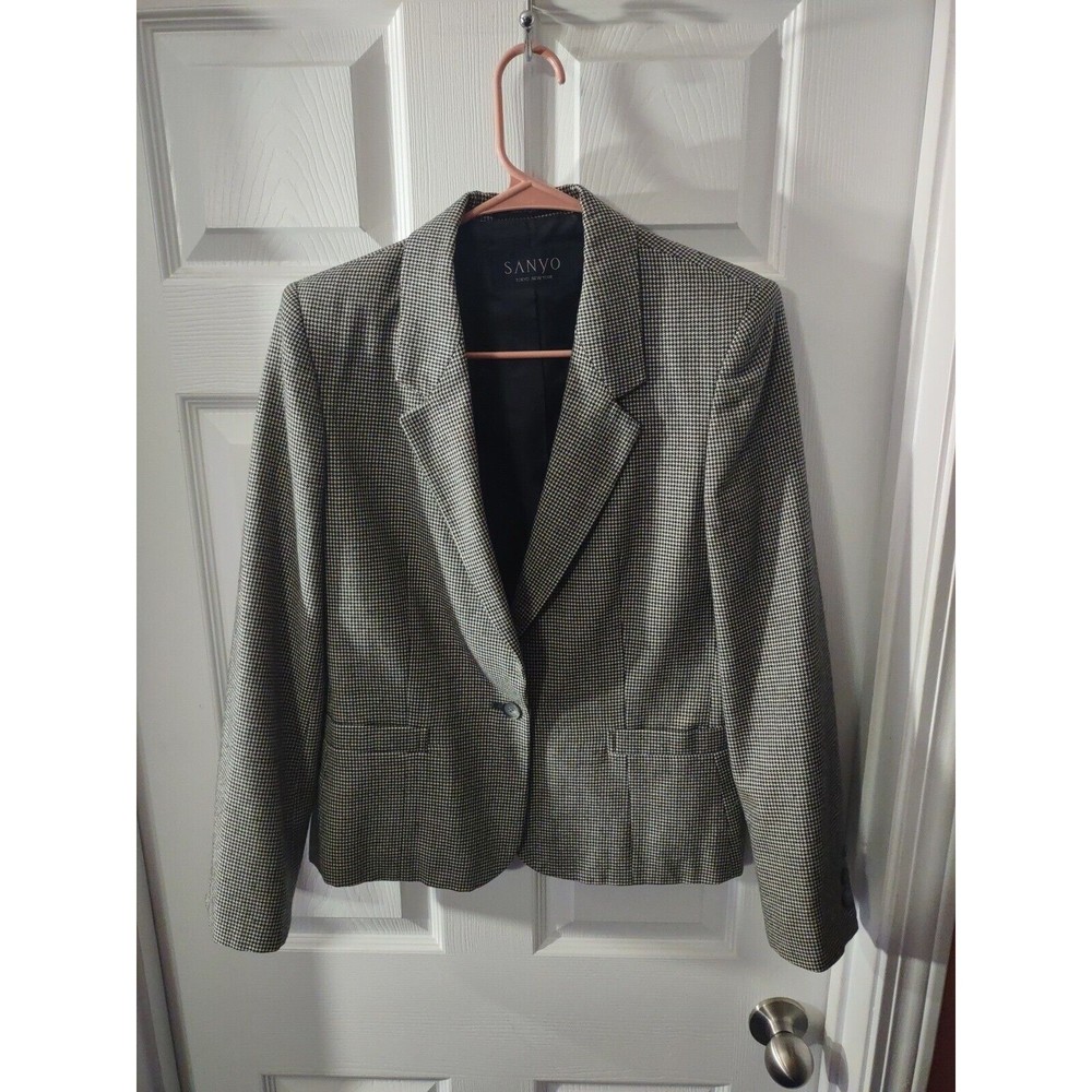 Sanyo Wool Blazer Size 10 Black And White  *1 Missing Button on Sleeve*